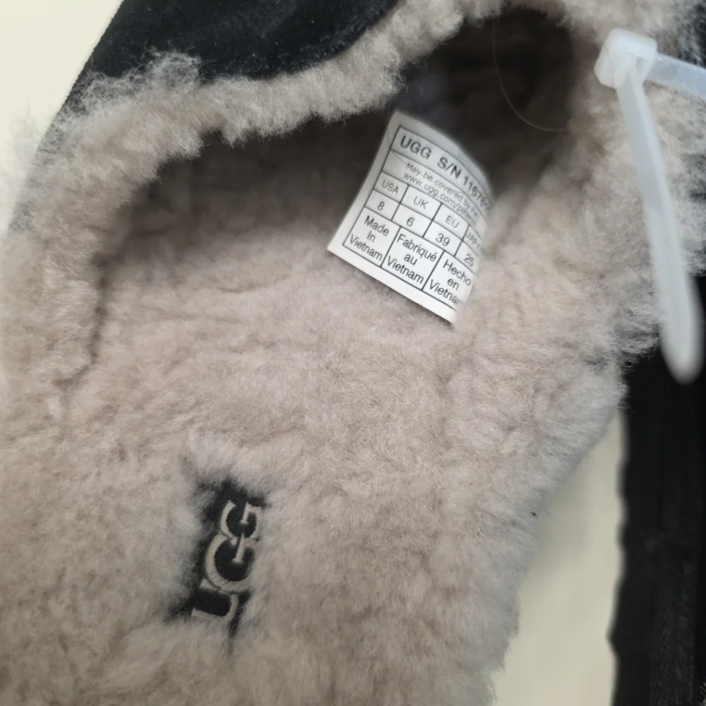Cozy Ugg greenport slides size 8